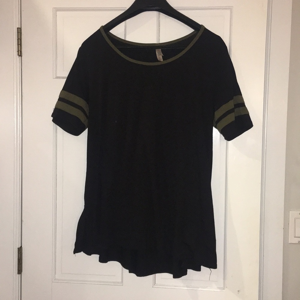 Lularoe perfect tee in black